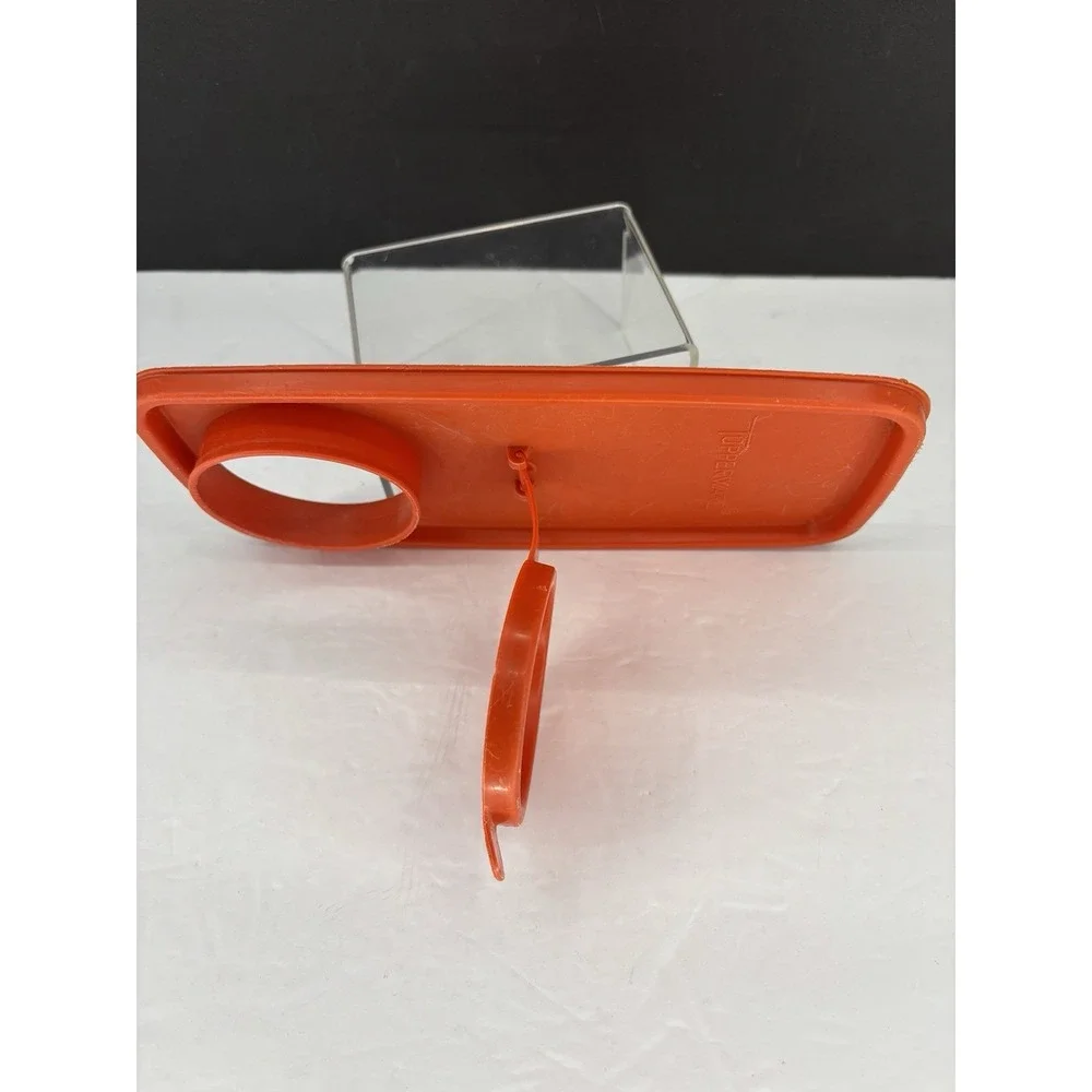 VGT Tupperware Red Replacement Lid 470-18